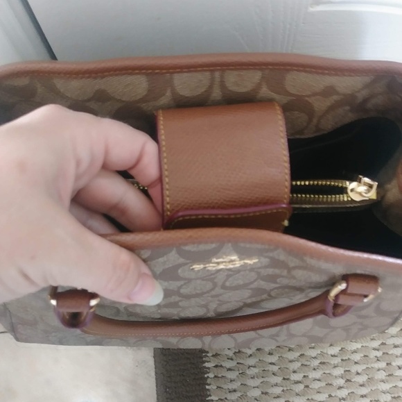 Coach purse - Picture 4 of 4